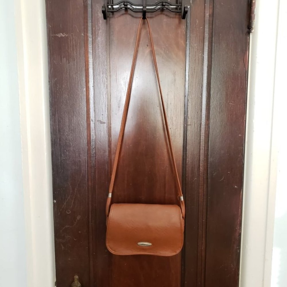 🥰 B2G1F L'egent 6-pocket Tan Crossbody Bag